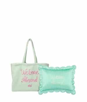 Slip Pure Silk Travel Pillow with Complimentary Beach Bag - Les Vacances Haarstylingset 1 Stk